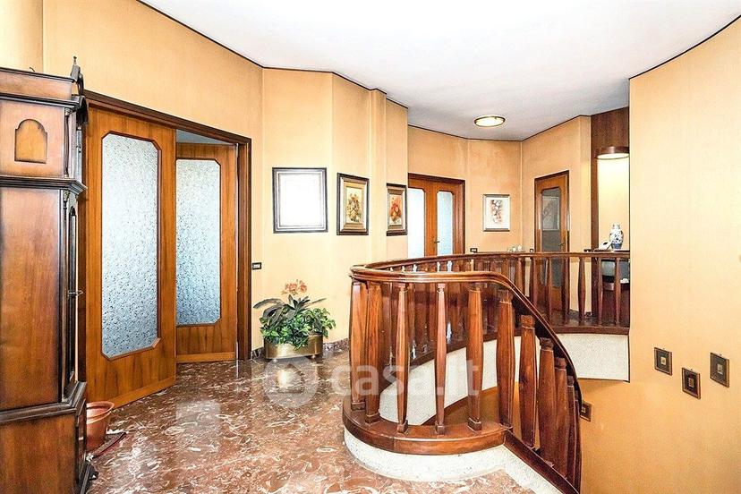 Villa in Via Spluga 32 — foto 35 di 38