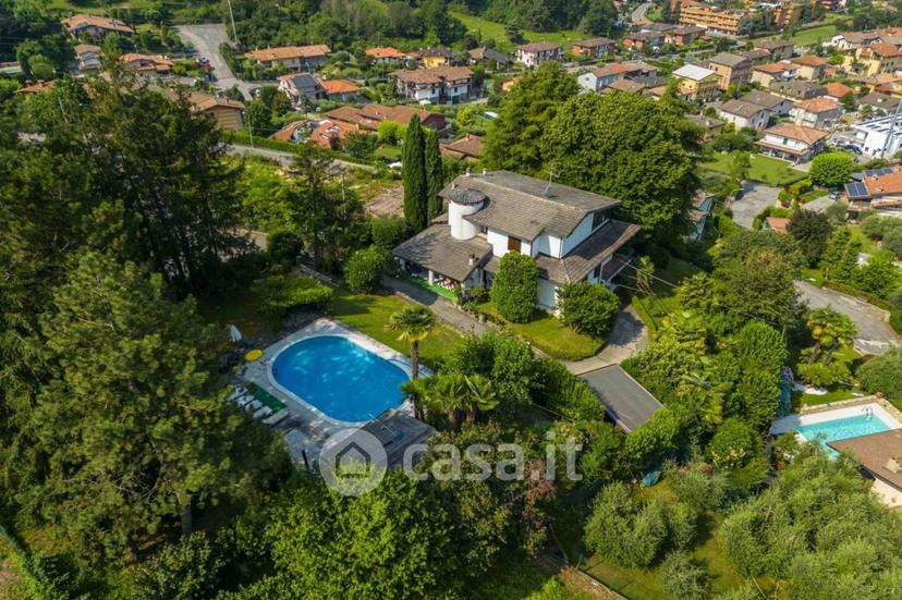 Villa in Via Francesco Petrarca — foto 7 di 22