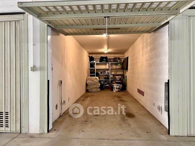 Quadrilocale in Via Bortolazzi 12 — foto 30 di 52