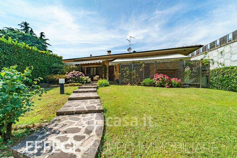 Villa in Via Galileo Galilei 2 — foto 10 di 39