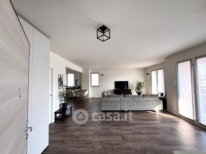 Trilocale in Via Don Luigi Sturzo 19 — foto 13 di 49