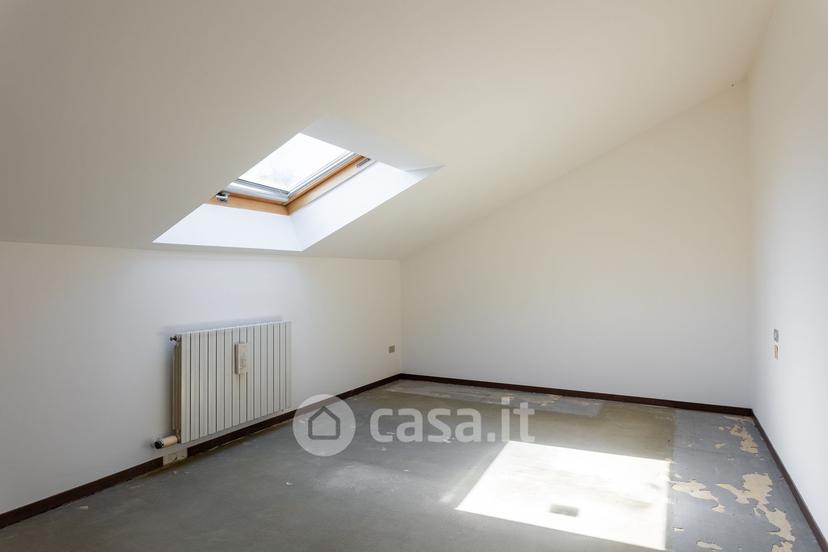 Trilocale in Via Ugo Foscolo 12 — foto 22 di 41