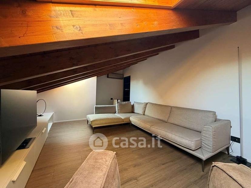 Trilocale in Via Simone del Pozzo 9 — foto 26 di 30