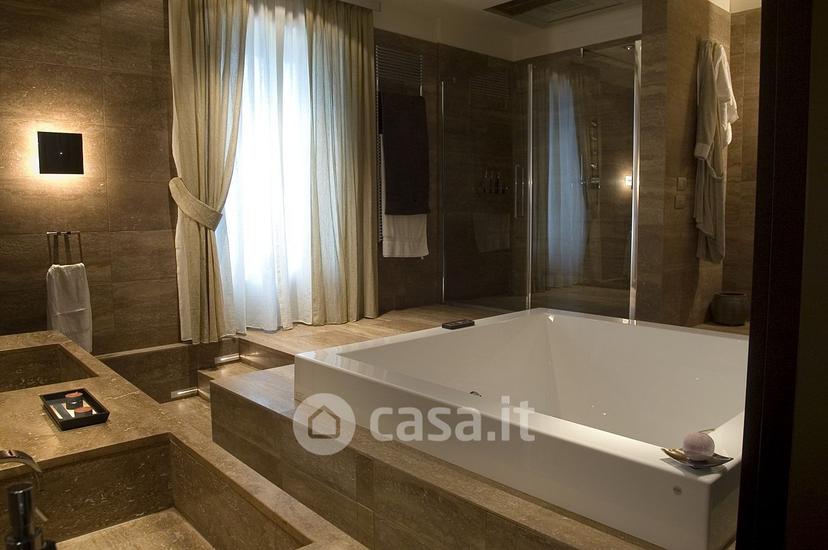 Villa in Via Alessandro Manzoni — foto 47 di 54