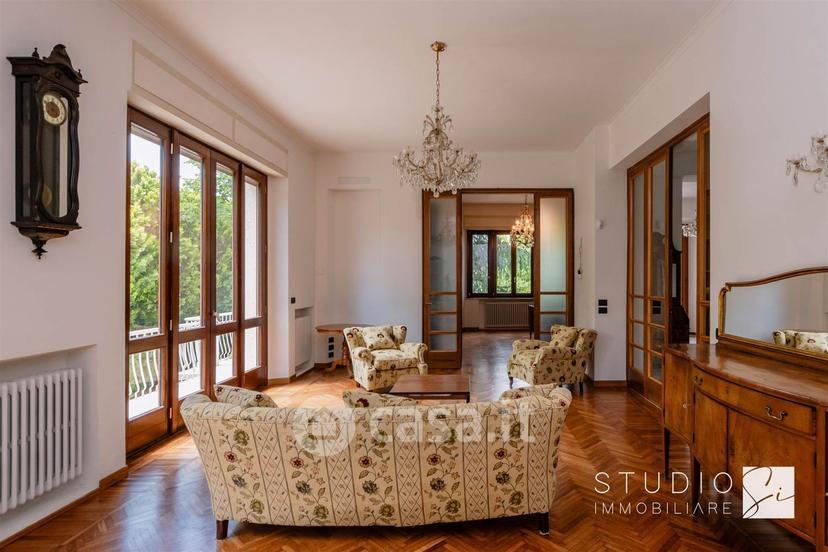 Villa in Viale Libertà — foto 24 di 48