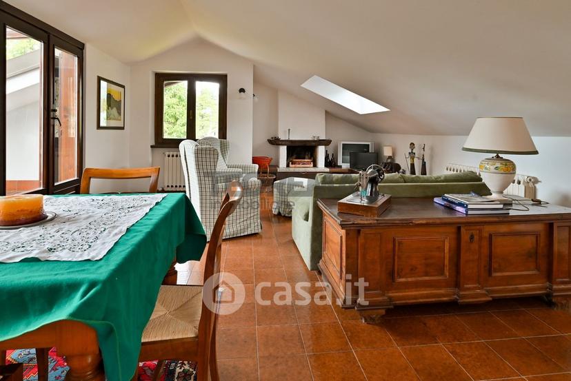 Villa in Viale Belvedere 14 — foto 32 di 77