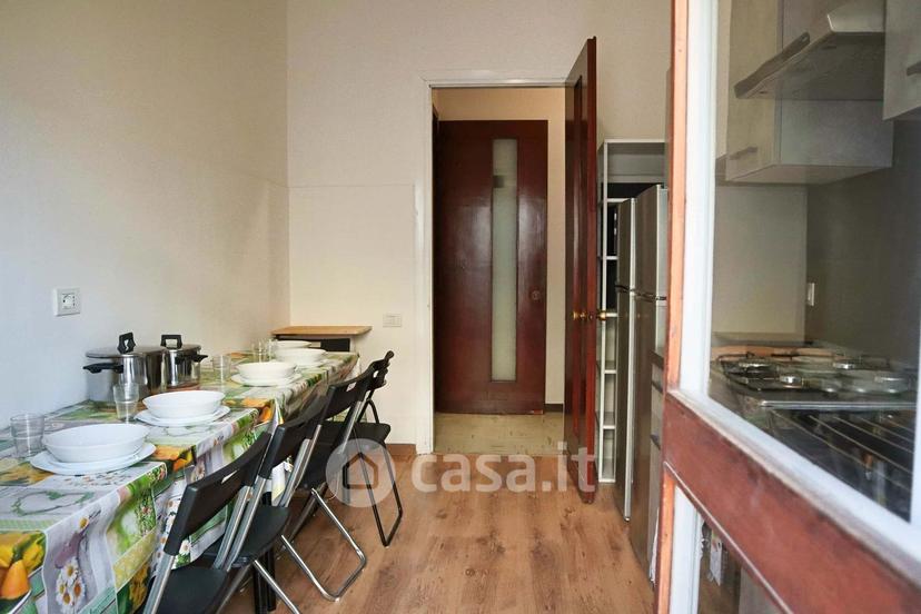 Stanza in Via Tigellio 24 — foto 8 di 22
