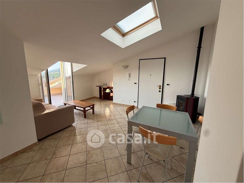 Trilocale in Via alla Rocca 12 — foto 9 di 22
