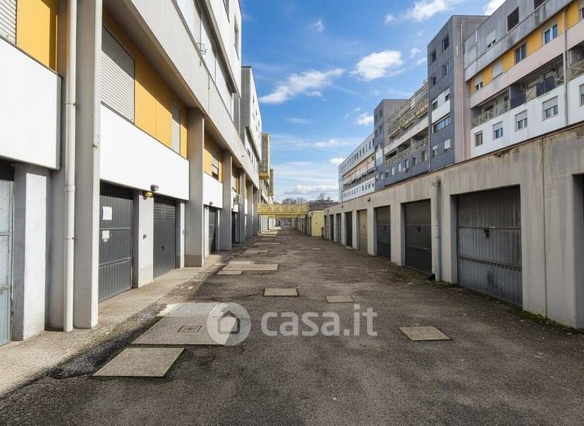Bilocale in Via Vasco Zappaterra 36 — foto 11 di 40