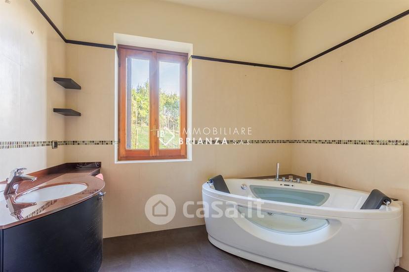Villa in Viale John E Robert Kennedy — foto 13 di 34