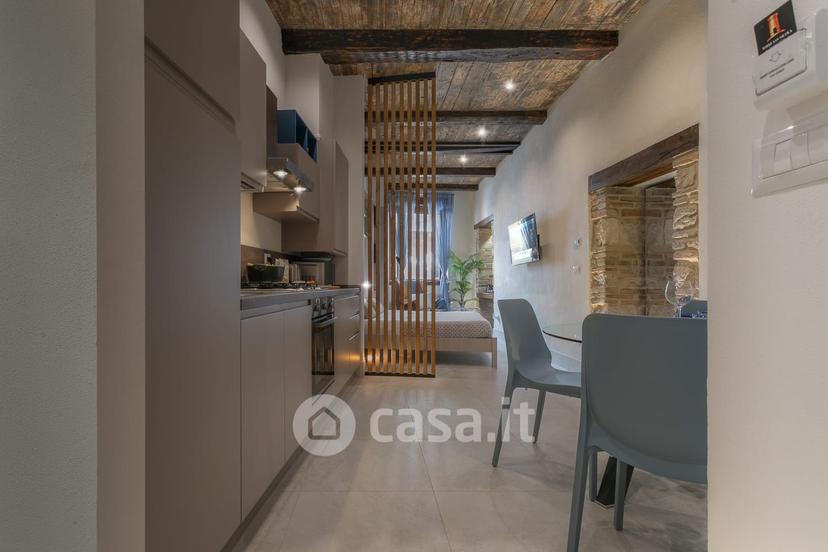 Monolocale in Via Sant'Antonio Abate — foto 13 di 17