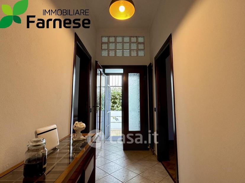 Villa in Via Carlo Uttini 11 — foto 2 di 31