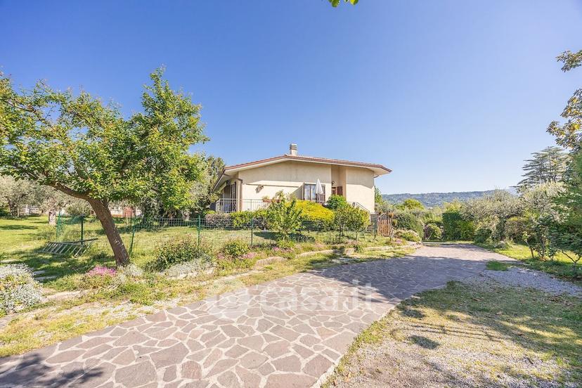 Villa in Via Costabella