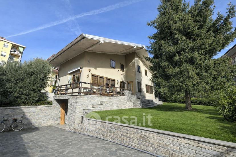 Villa in Via Giuseppe Parini 5 — foto 27 di 86