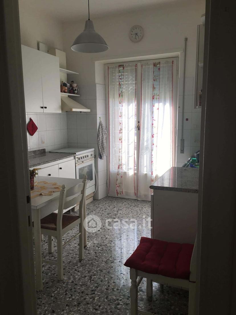 Stanza in Via dell'Aquila Reale — foto 17 di 20