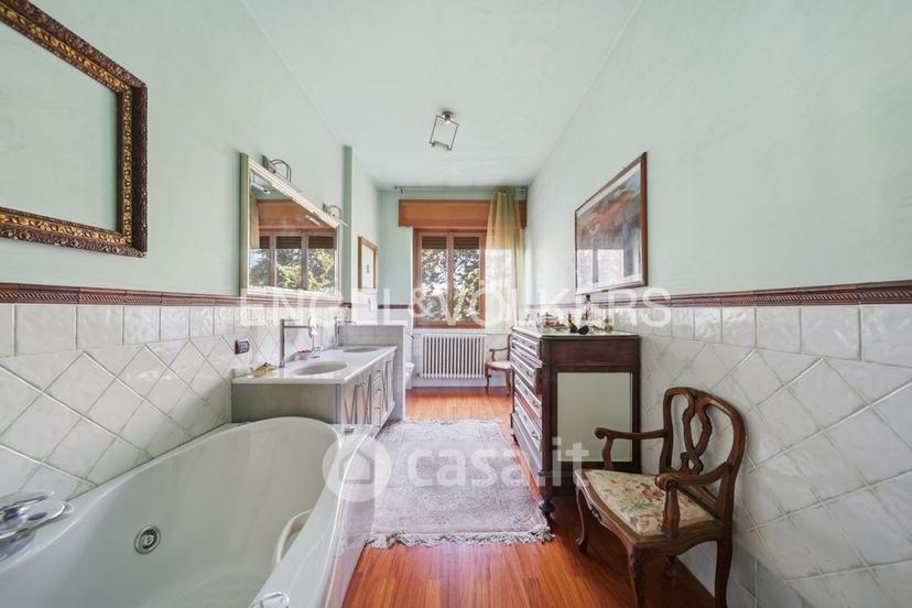 Villa in Via Caduti della Liberazione 32 — foto 26 di 35