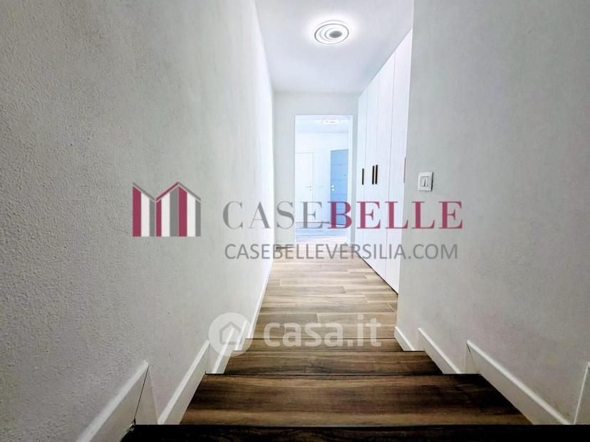 Trilocale in Via Umberto Giordano 55041 — foto 19 di 33