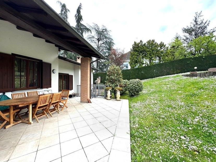 Villa in Via Giacomo Puccini 3 — foto 20 di 50