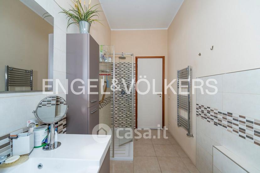 Villa in Via Sempione 164 — foto 18 di 34