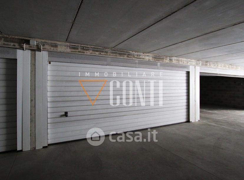 Trilocale in Via Toscani 8 — foto 5 di 32