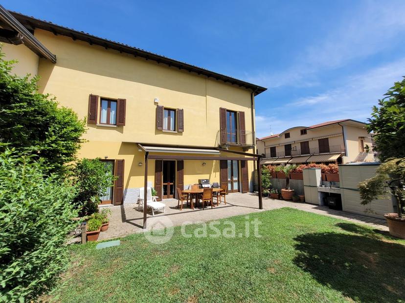 Villa in Via F. Foglieni Maestra 11 — foto 2 di 25