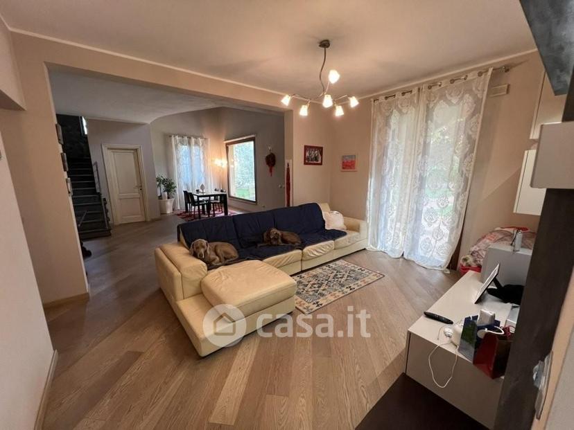 Villa in Via San Bartolo — foto 15 di 33