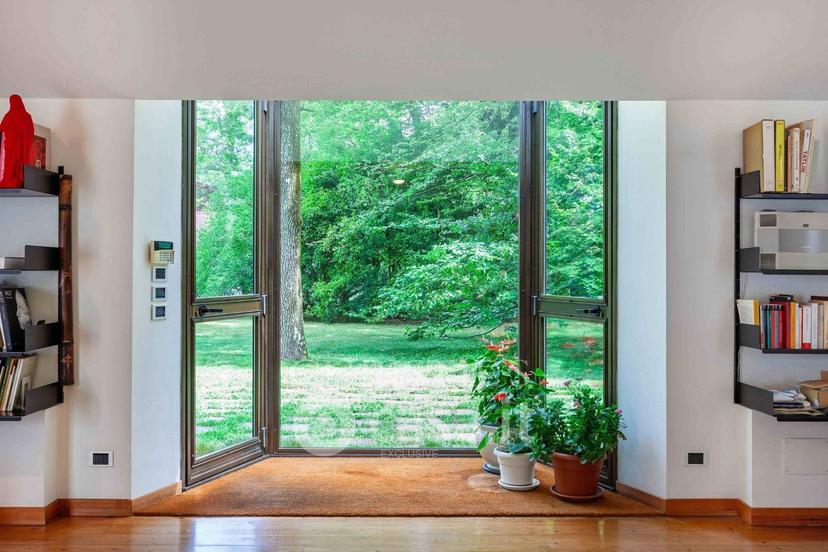 Villa in Via Luciano Manara — foto 11 di 38