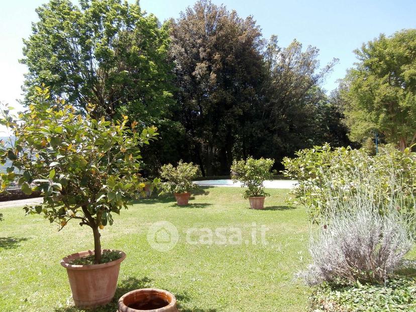 Villa in Via Bagni Caldi — foto 2 di 24