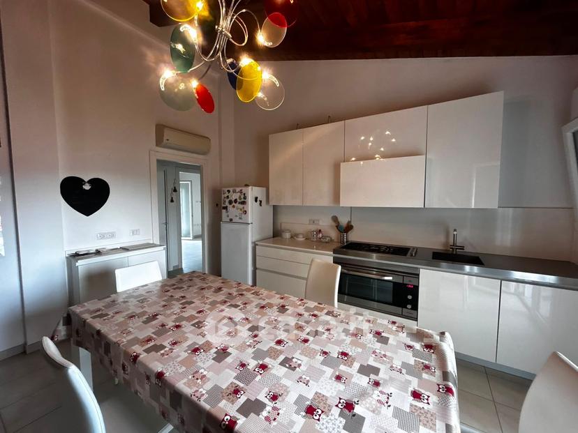 Quadrilocale in Via Gallura 23 — foto 4 di 32