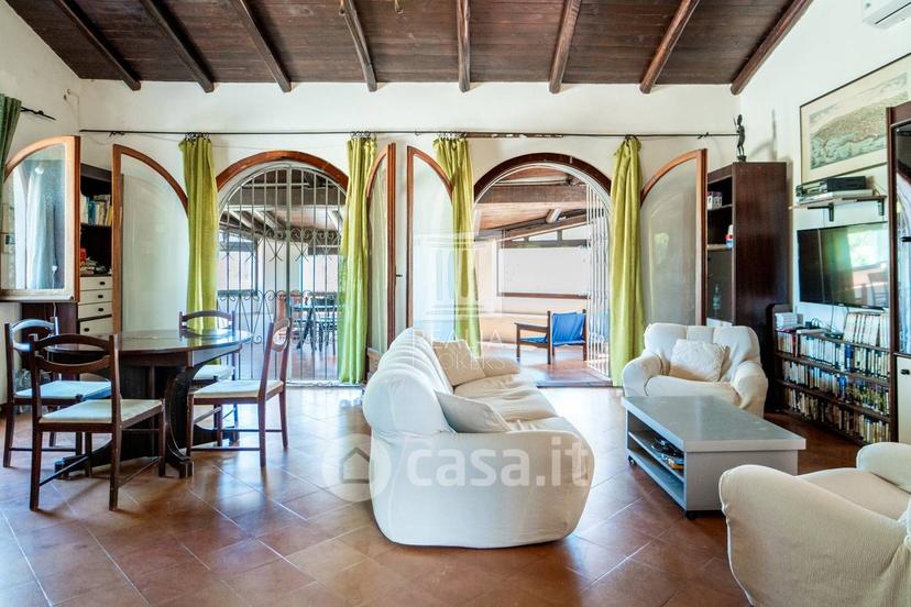 Villa in Via Tirreno 4 — foto 24 di 39