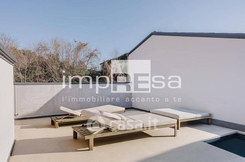 Villa in Via Giambellino — foto 18 di 44