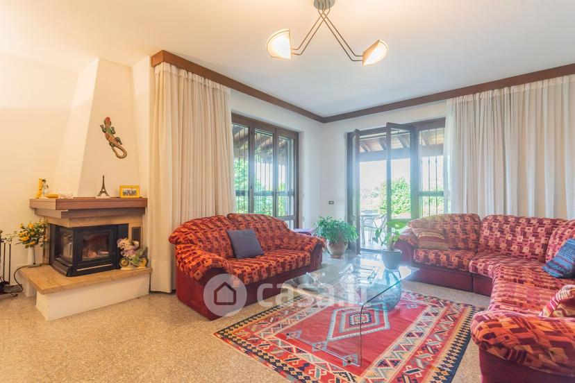 Villa in Via Gianni Rodari 69 — foto 2 di 73