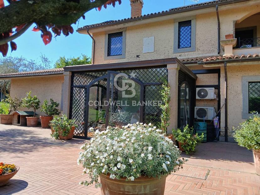 Villa in Strada Cassia Sud — foto 51 di 77