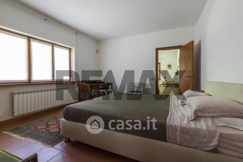 Villa in Via Armando Diaz 90 — foto 12 di 38