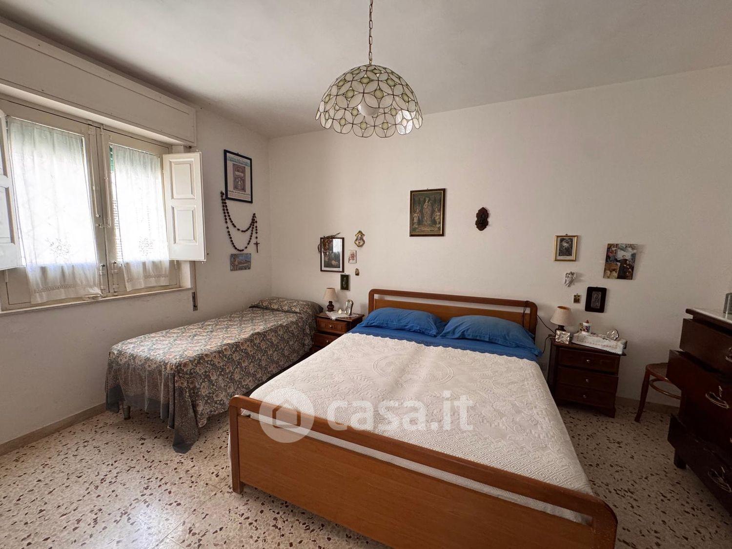 Villa in Via Virgilio 10