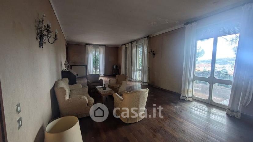 Villa in Via Fanny Roncati Carli — foto 14 di 26