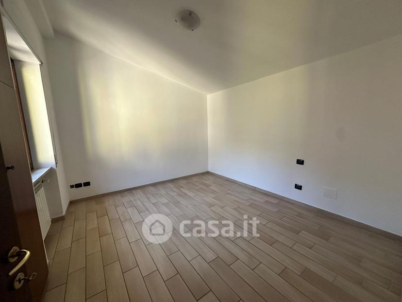 Trilocale in Via Italia 15 a — foto 8 di 24