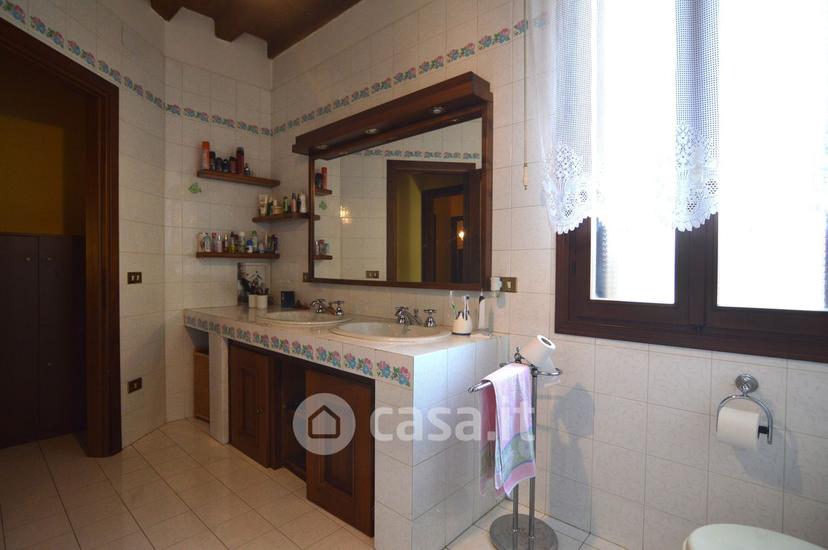 Villa in Via Roma 47 — foto 31 di 80