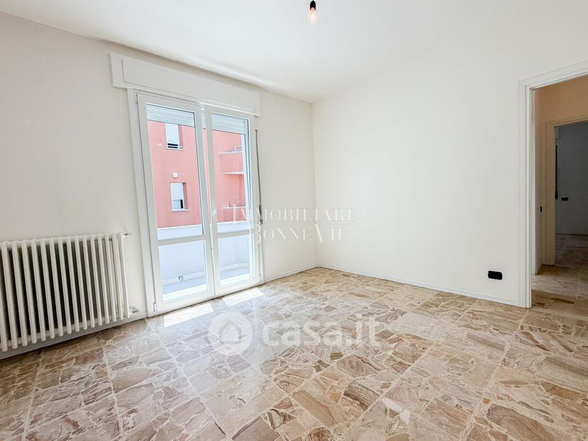 Trilocale in Via Aldo Moro 1 — foto 12 di 28