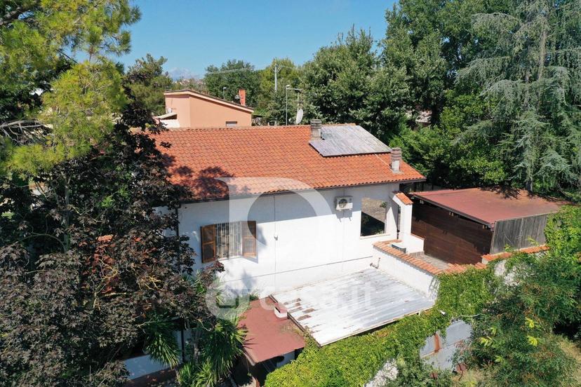 Villa in Via dei Platani 88 — foto 34 di 102