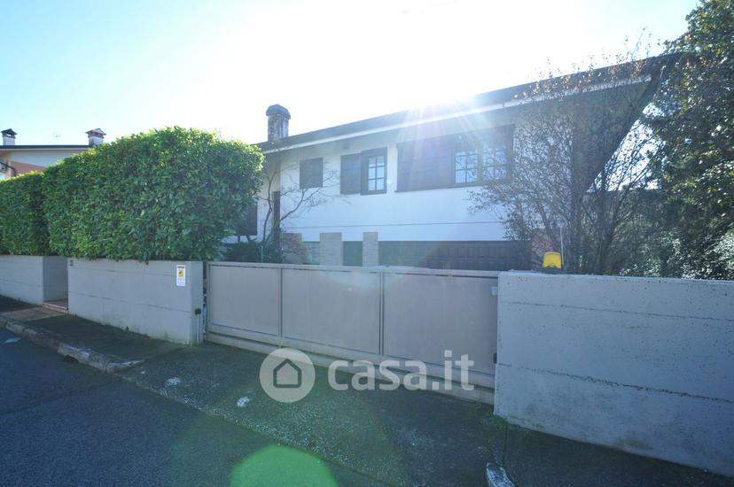 Villa in Via Leonardo da Vinci 35 — foto 25 di 42