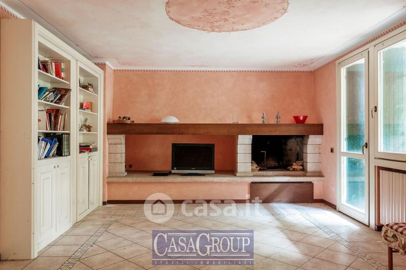 Villa in Via Enrico Fermi — foto 15 di 31