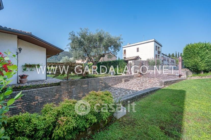 Villa in Via Carlo G. Battistoli — foto 7 di 37