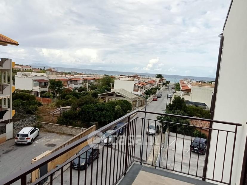 Trilocale in Via F. Cucinotti 2 — foto 16 di 22