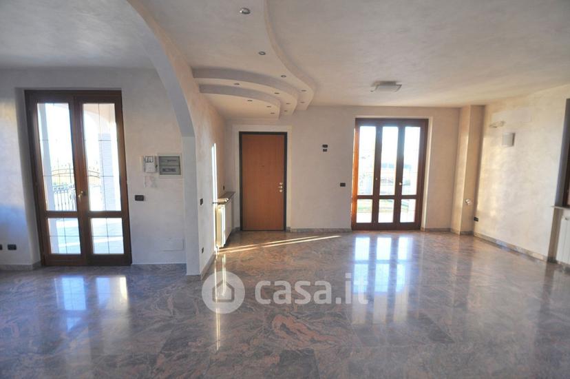 Villa in Via Sandro Pertini 5 — foto 22 di 32