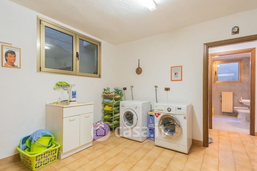 Villa in Via Gianni Rodari 69 — foto 14 di 73