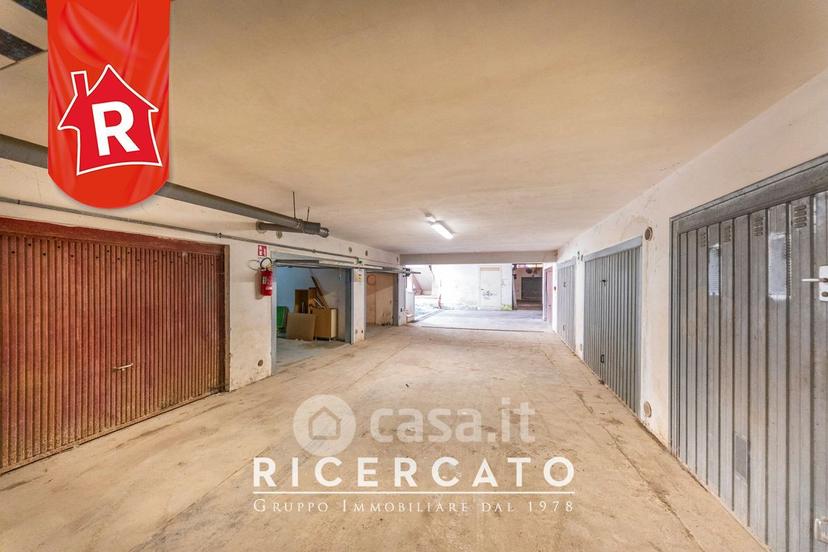 Quadrilocale in Via Francesco Petrarca 11 — foto 50 di 52