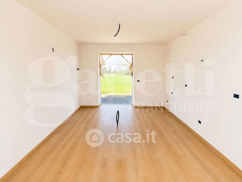 Villa in Via Cristoforo Colombo 59 — foto 8 di 39