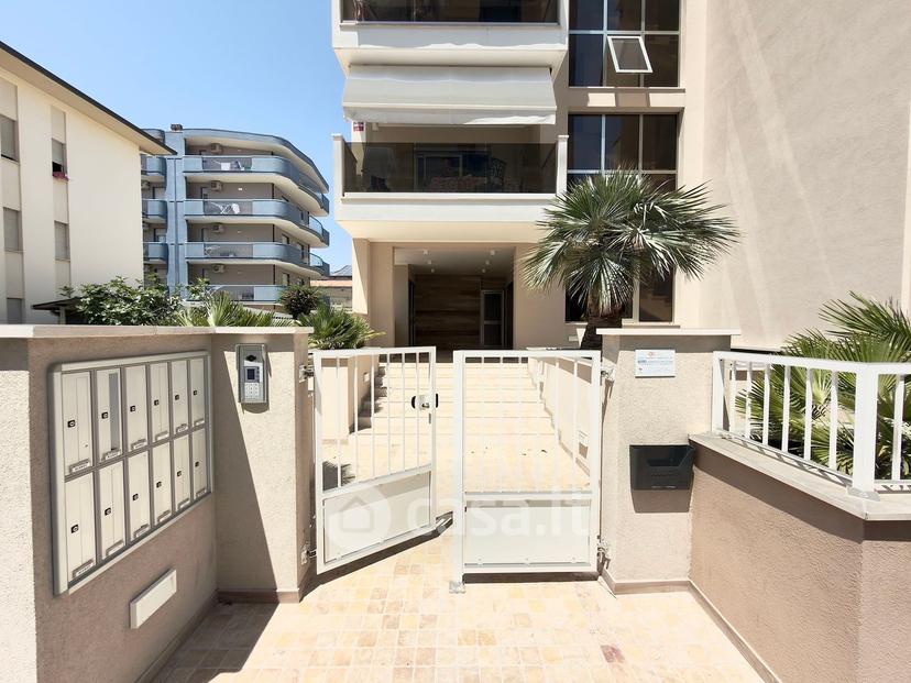 Trilocale in Viale Guglielmo Marconi 170 — foto 36 di 50