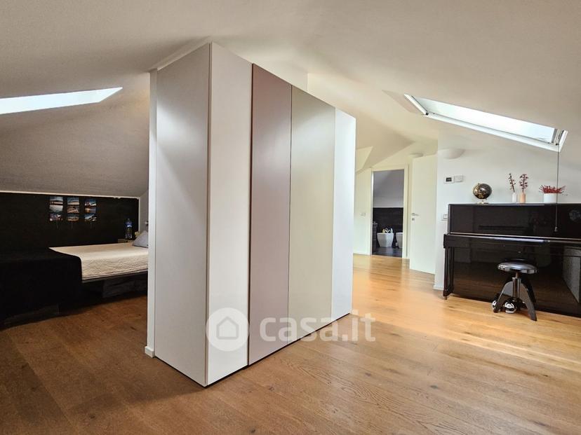 Villa in Via Monte Nero 15 — foto 17 di 35